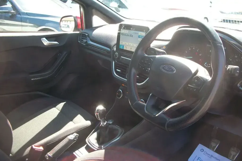 Usado Ford Fiesta ST-Line 100 HP (73 kW) 2019 Vermelho Citadino
