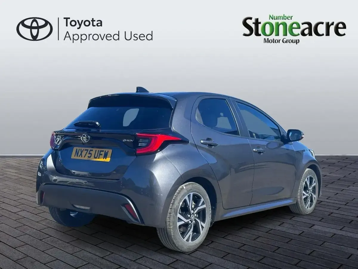 Used Toyota Yaris Design 113 HP (83 kW) 2025 Grey Hatchback