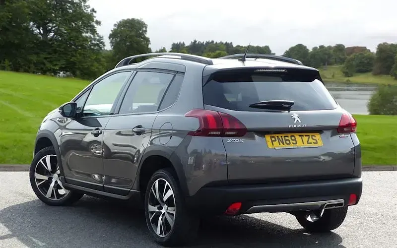 Used Peugeot 2008 GT-line 110 HP (80 kW) 2019 Grey SUV