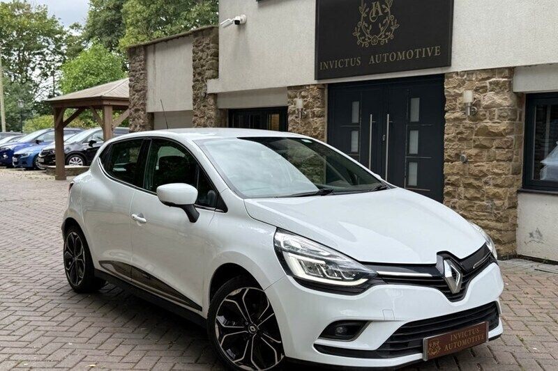 White Used 2017 Renault Clio IV Dynamique Hatchback | £7,480 (Fair price) - Image 1/1
