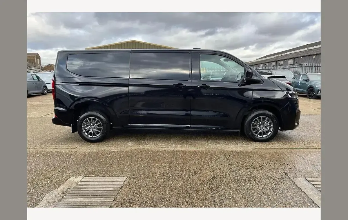 New VW T7 Life 170 HP (125 kW) 2026 Black Van