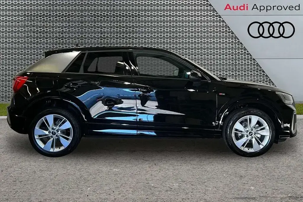 Used Audi Q2 S-Line 113 HP (83 kW) 2025 Black SUV