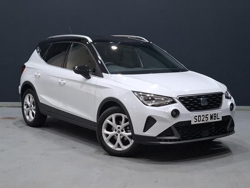 Used Seat Arona FR 115 HP (84 kW) 2025 White SUV