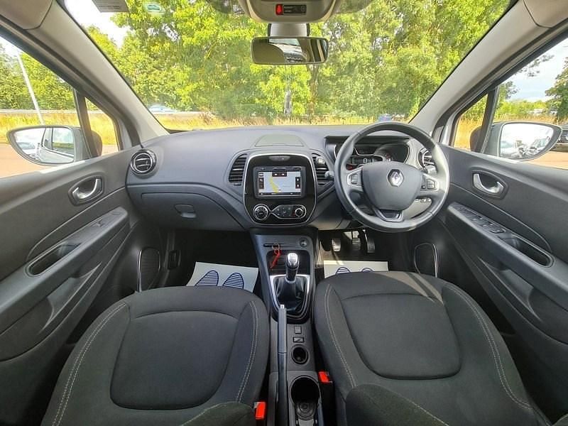 Used Renault Captur Iconic 90 HP (66 kW) 2019 Silver/black SUV