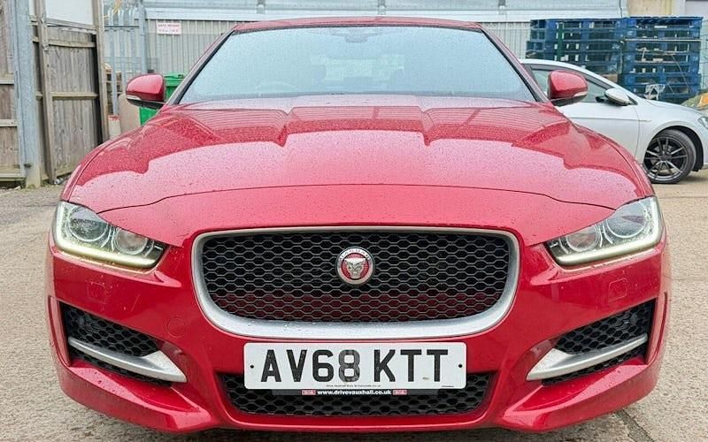 Used Jaguar XE R-Sport 179 HP (131 kW) 2019 Sedan