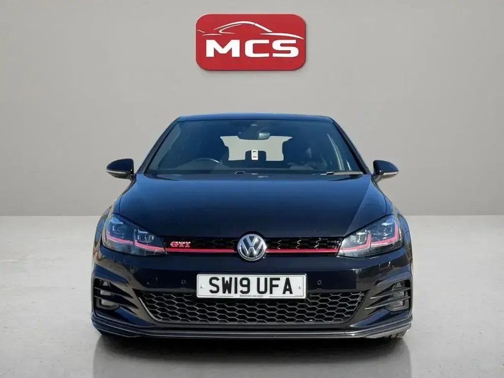 Second-hand VW Golf VII GTI 245 CP (180 kW) 2019 Negru Hatchback