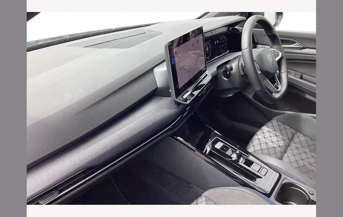 Used VW Golf VIII R-line 147 HP (108 kW) 2025 Black Hatchback