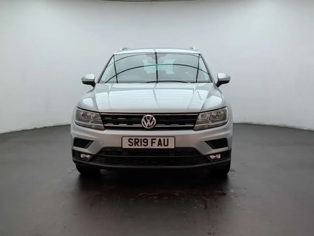 Second-hand VW Tiguan SE 130 CP (95 kW) 2019 Argintiu SUV