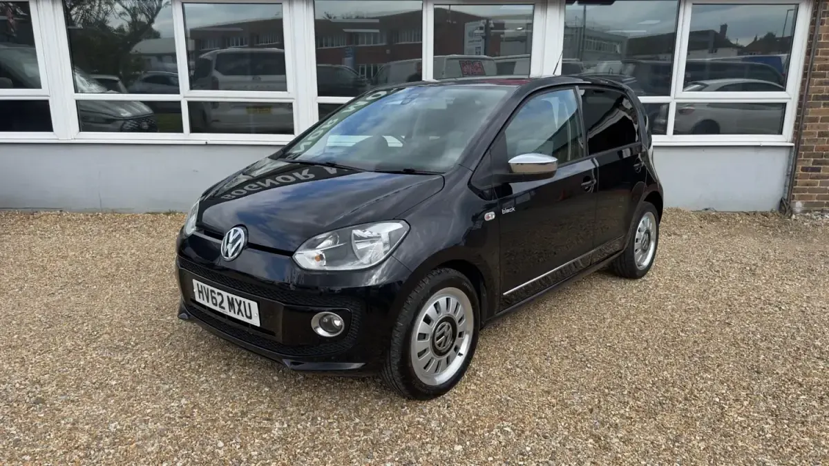 Begagnad VW up! 2012 Svart Halvkombi