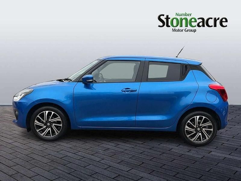 Begagnad Suzuki Swift SZ5 83 HK (61 kW) 2023 Blå Halvkombi