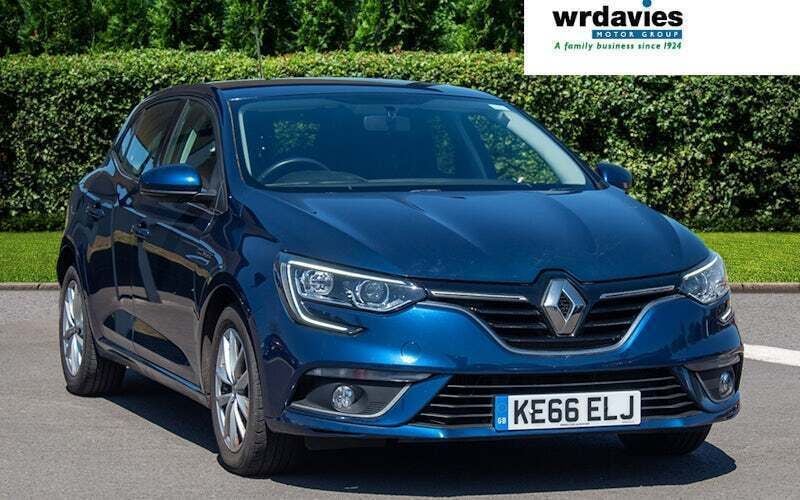 Used 2016 Renault Mégane III Expression+ Hatchback | £8,699 (Fair price) - Image 1/4