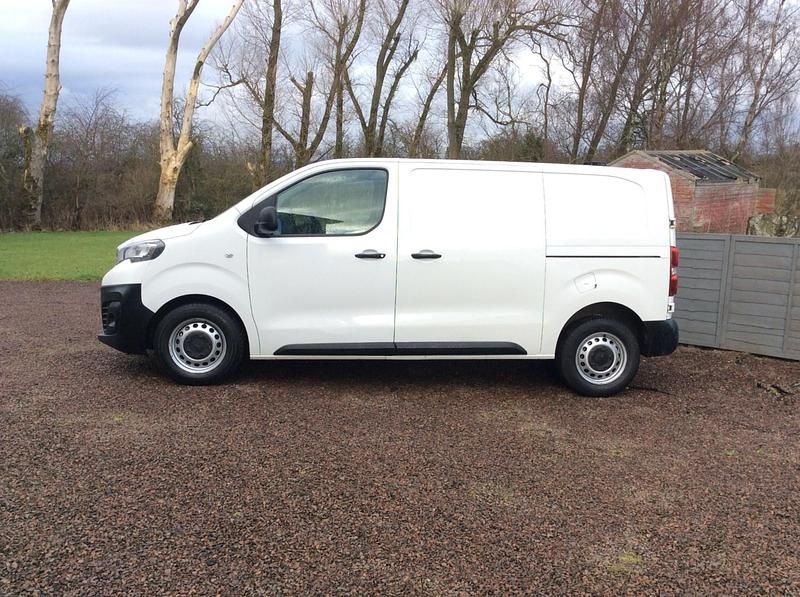 Używany Peugeot Expert 2020 Biały Van