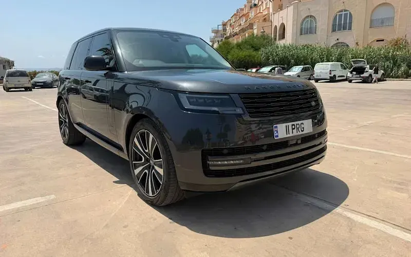 Used Land Rover Range Rover SE 400 HP (294 kW) 2023 SUV
