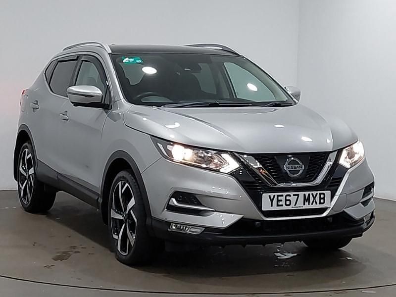 Used Nissan Qashqai N-Connecta 110 HP (80 kW) 2017 Silver SUV