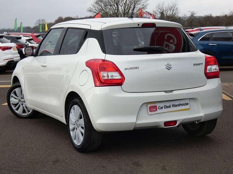 Used Suzuki Swift SZ-T 109 HP (80 kW) 2018 White Hatchback