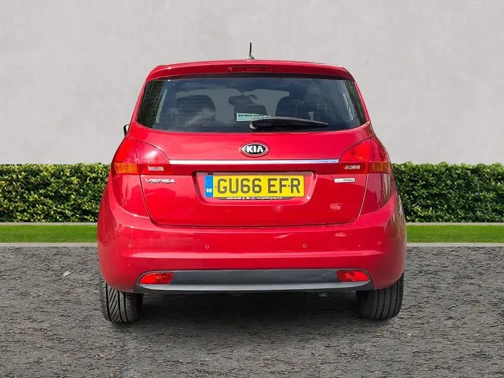 Used Kia Venga 123 HP (90 kW) 2016 Red Hatchback