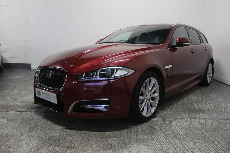 Used Jaguar XF Sportbrake R-Sport 200 HP (147 kW) 2014 Red Estate