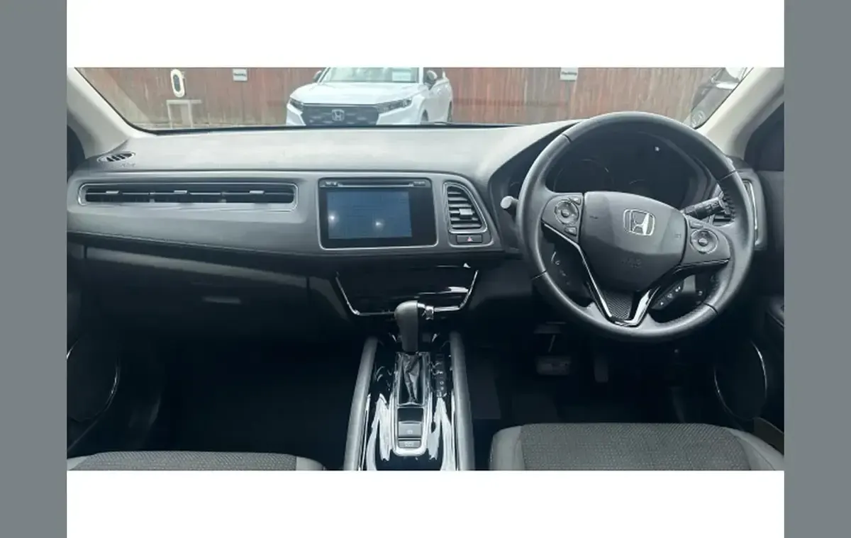 Used Honda HR-V SE 130 HP (95 kW) 2019 Red SUV