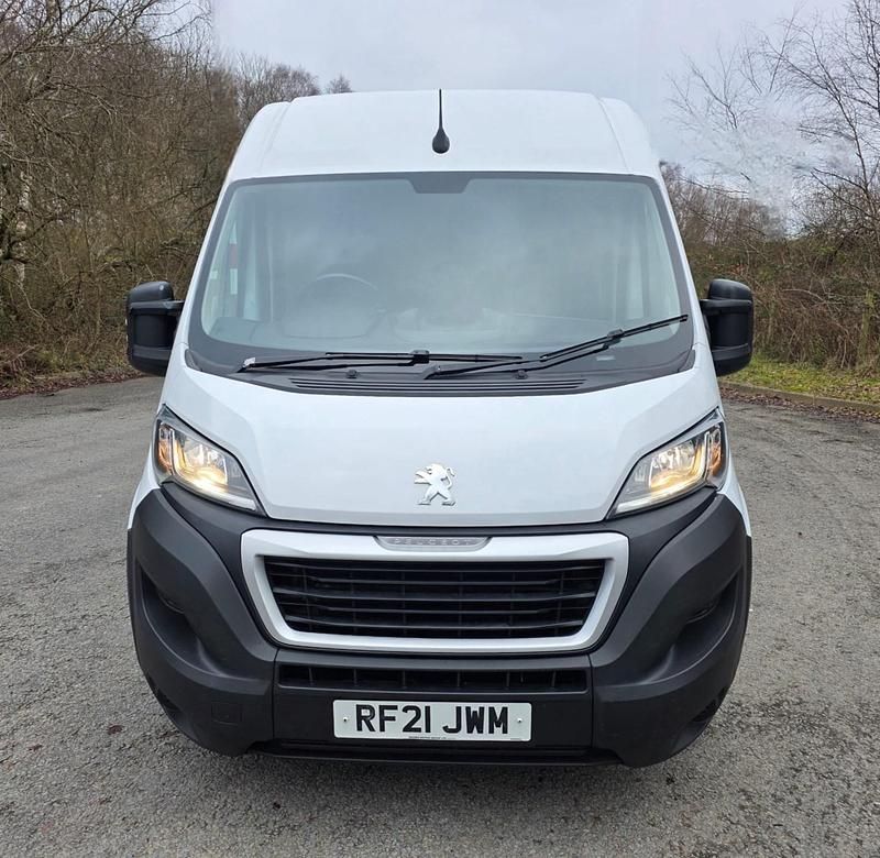 Used Peugeot Boxer 140 HP (102 kW) 2021 White Van