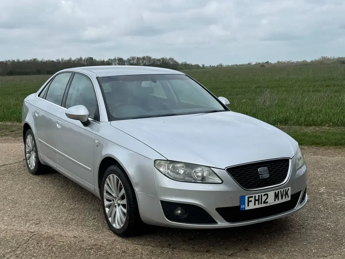 Używany Seat Exeo SE 143 KM (105 kW) 2012 Srebrny Sedan/Limuzyna