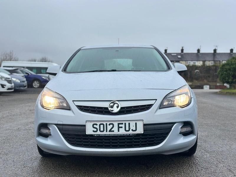White Used 2012 Vauxhall Astra SRi Hatchback | £1,795 (Fair price) - Image 1/4
