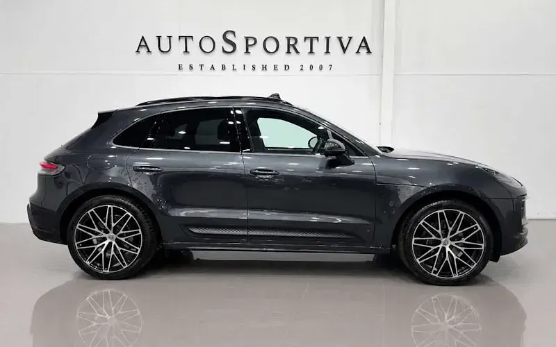 Used Porsche Macan 265 HP (194 kW) 2024 Grey SUV