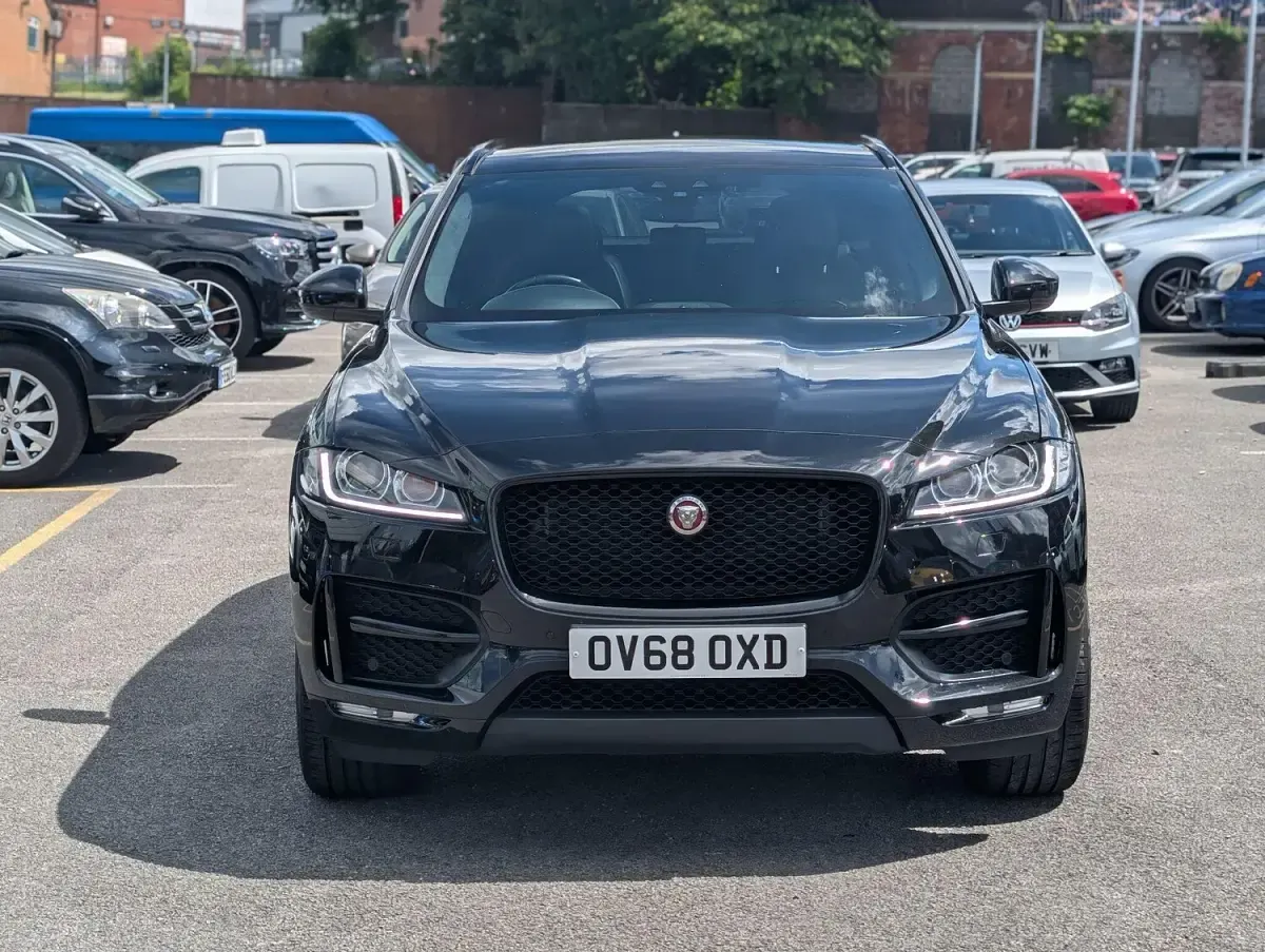 Used Jaguar F-Pace R-Sport 240 HP (176 kW) 2018 Black SUV