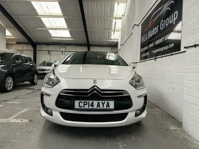 Used Citroën DS5 200 HP (147 kW) 2014 White Hatchback