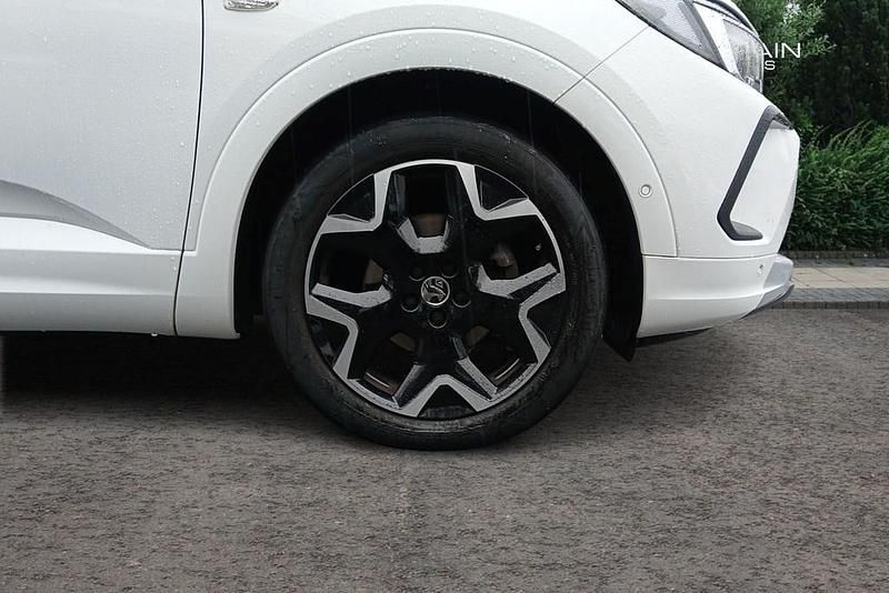 Used Vauxhall Grandland X Ultimate 130 HP (95 kW) 2022 White SUV