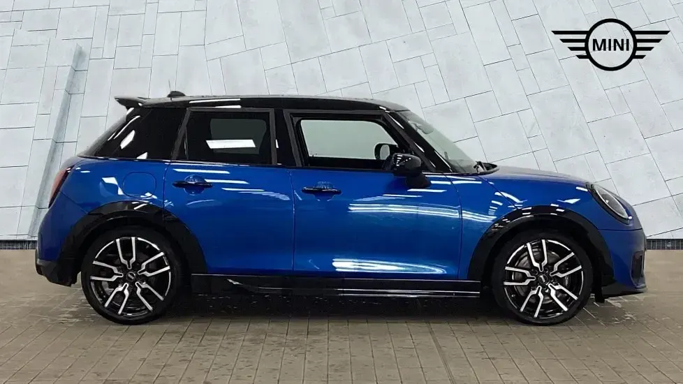 Used Mini Cooper Hatch 113 kW (154 HP) 2025 Blue Hatchback
