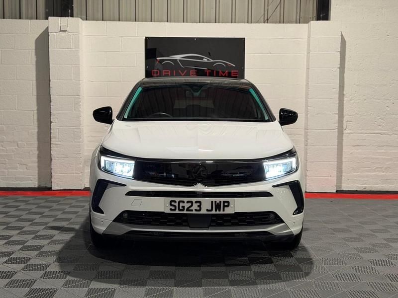 Used Vauxhall Grandland X Design Edition 2023 White SUV