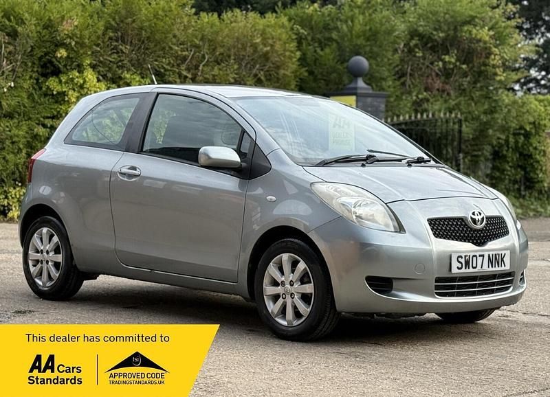Silver Used 2007 Toyota Yaris Hatchback | £3,190 (Fair price) - Image 1/2