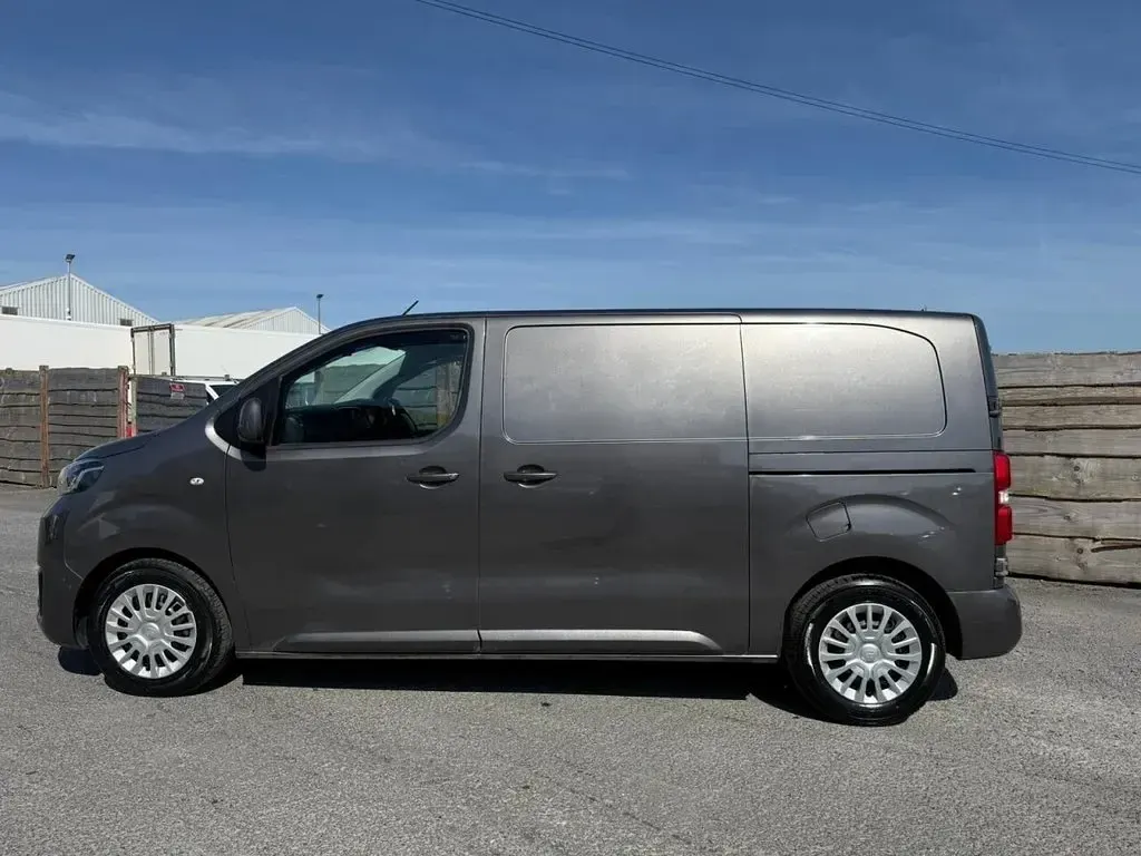 Used Toyota Proace Comfort 115 HP (84 kW) 2016 Grey MPV