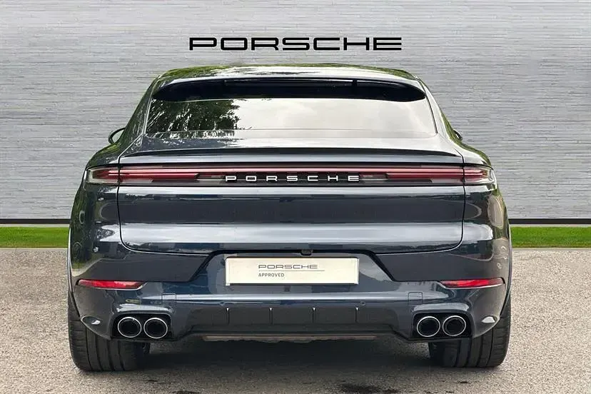 Begagnad Porsche Cayenne 470 HK (345 kW) 2024 Blå SUV