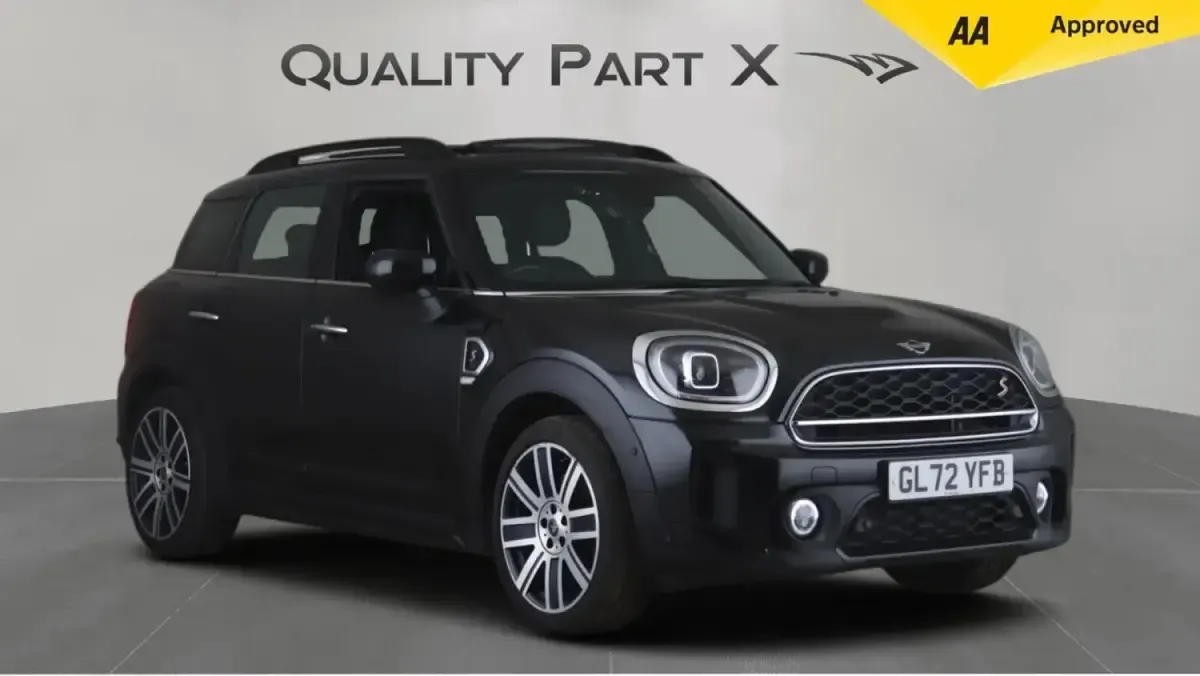 Begagnad Mini Cooper S Exclusive 2023 Svart Halvkombi