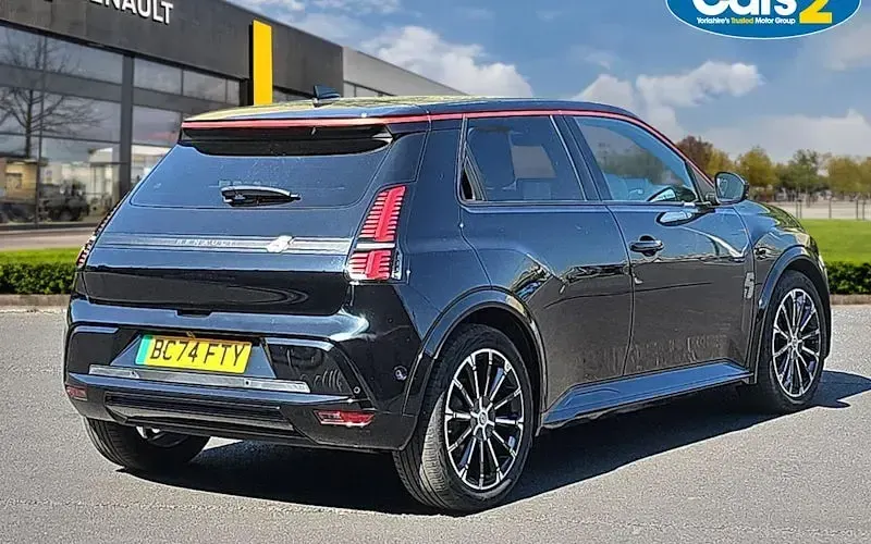 Used Renault 5 E-Tech Iconic 110 kW (150 HP) 2025 Hatchback