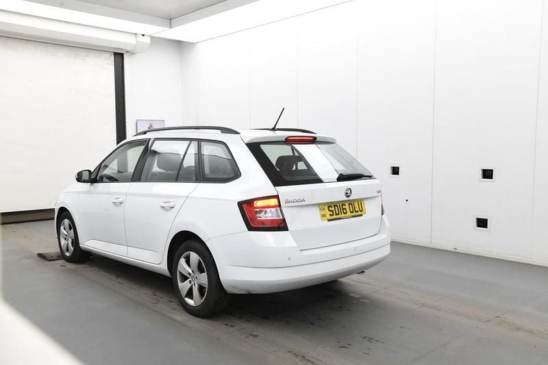 Used Skoda Fabia SE 90 HP (66 kW) 2016 White Estate
