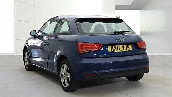 Usado Audi A1 Design 116 HP (85 kW) 2017 Azul Citadino