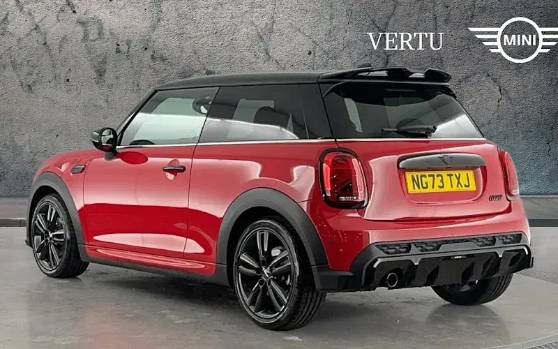 Used Mini Cooper Premium 136 HP (100 kW) 2023 Red Hatchback
