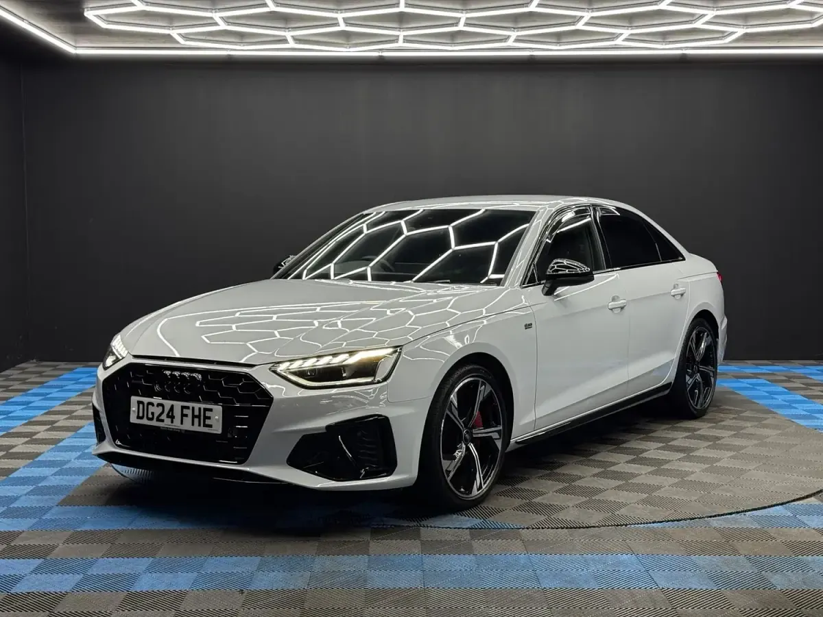 Used Audi A4 Black Edition 190 HP (139 kW) 2024 White Sedan