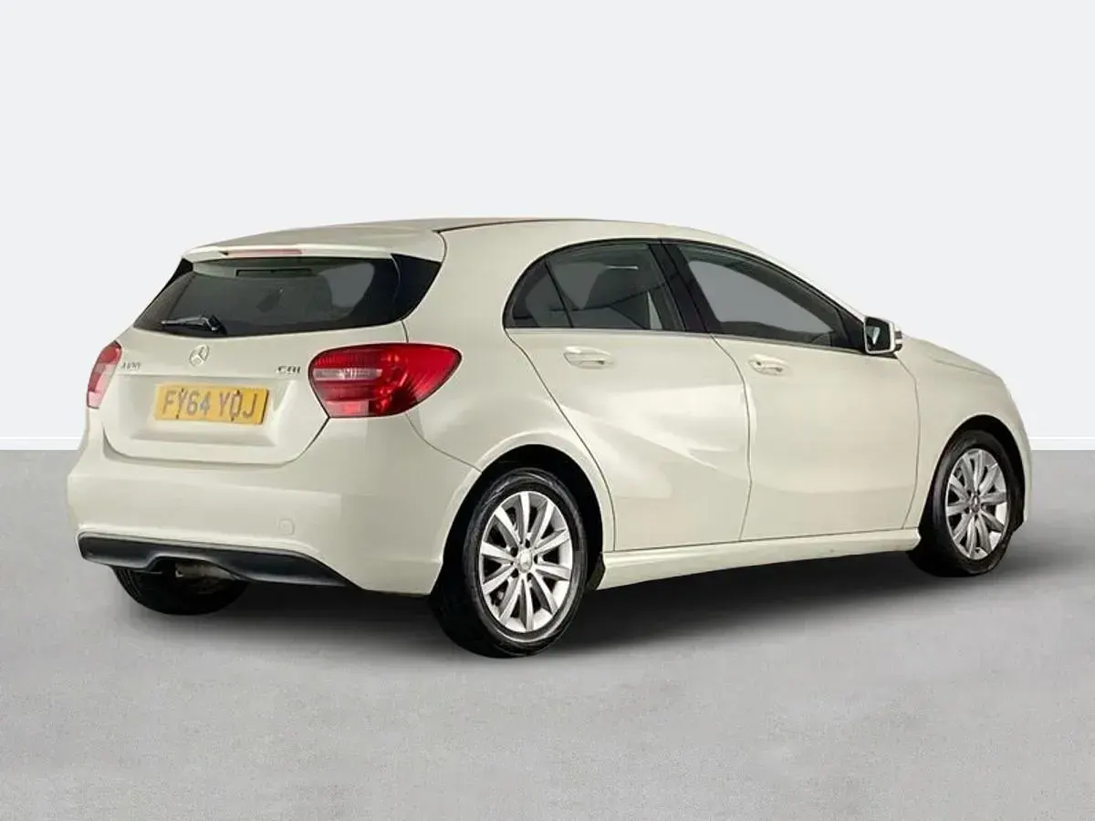 Used Mercedes A180 SE 2014 White Hatchback