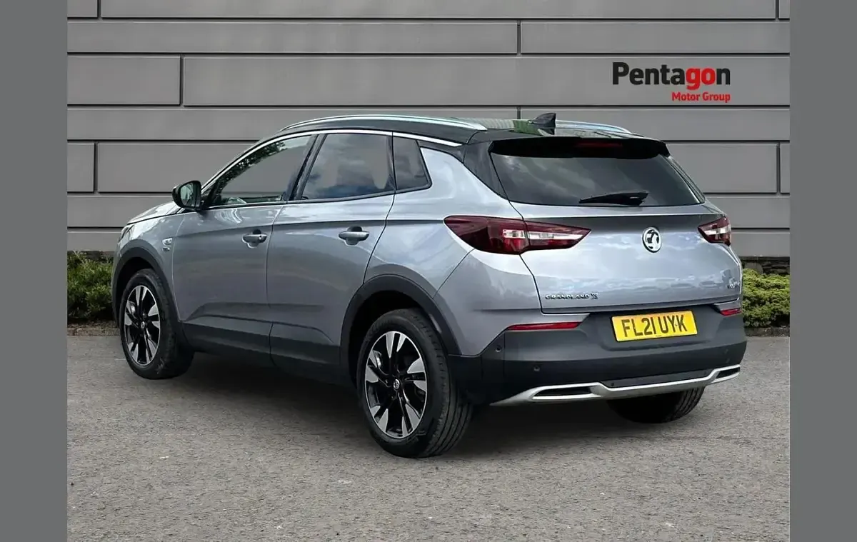 Usado Vauxhall Grandland X Edition 130 HP (95 kW) 2021 Cinzento SUV