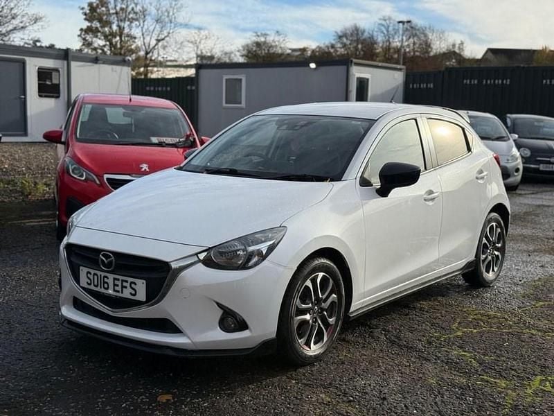Begagnad Mazda 2 Inclusive 90 HK (66 kW) 2016 Vit Halvkombi