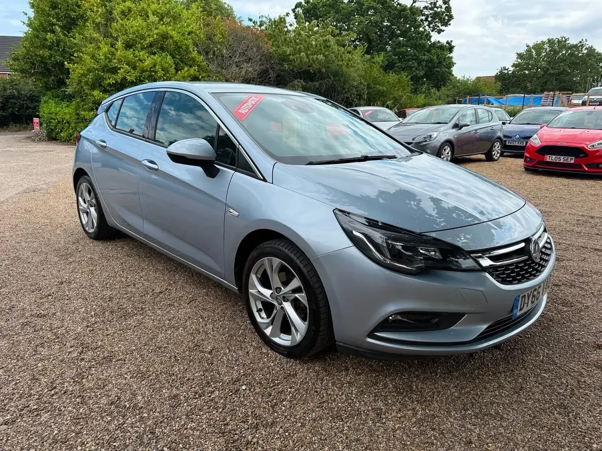 Used Vauxhall Astra SRi 2016 Silver Hatchback