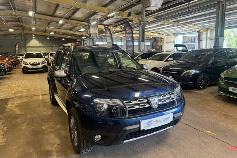 Blue Used 2015 Dacia Duster Lauréate SUV | £4,990 (Fair price) - Image 1/1