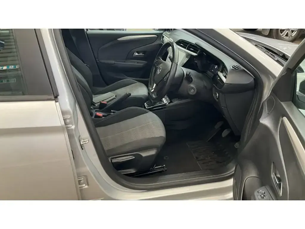 Used Vauxhall Corsa Design Edition 2022 Crystal silver (metallic paint) Hatchback