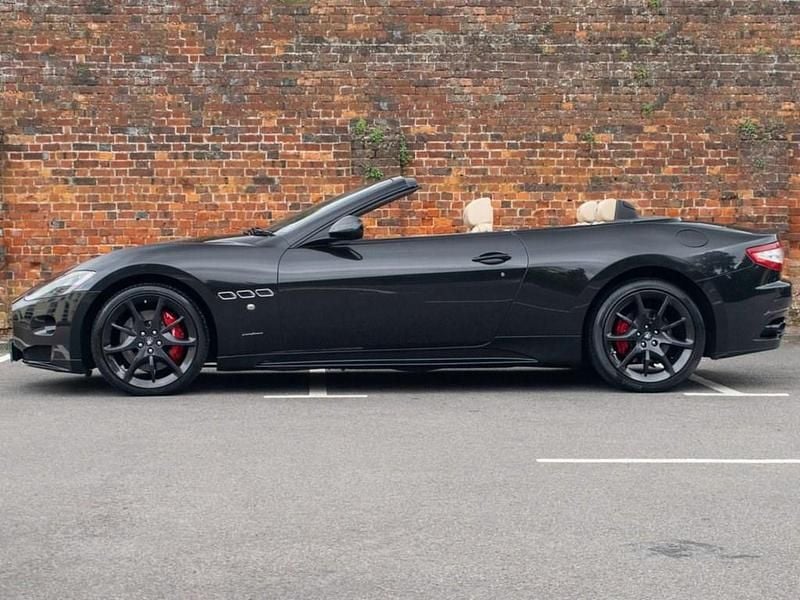 Used Maserati GranCabrio 460 HP (338 kW) 2012 Black Cabriolet