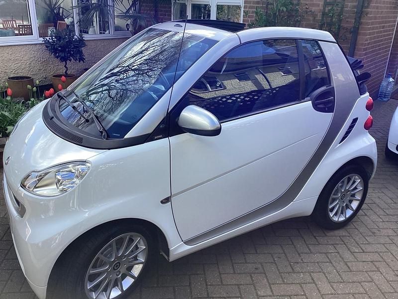 Used Smart ForTwo Cabrio Passion 2011 White Cabriolet