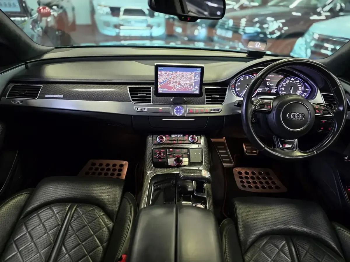 Used Audi S8 520 HP (382 kW) 2016 Red Sedan