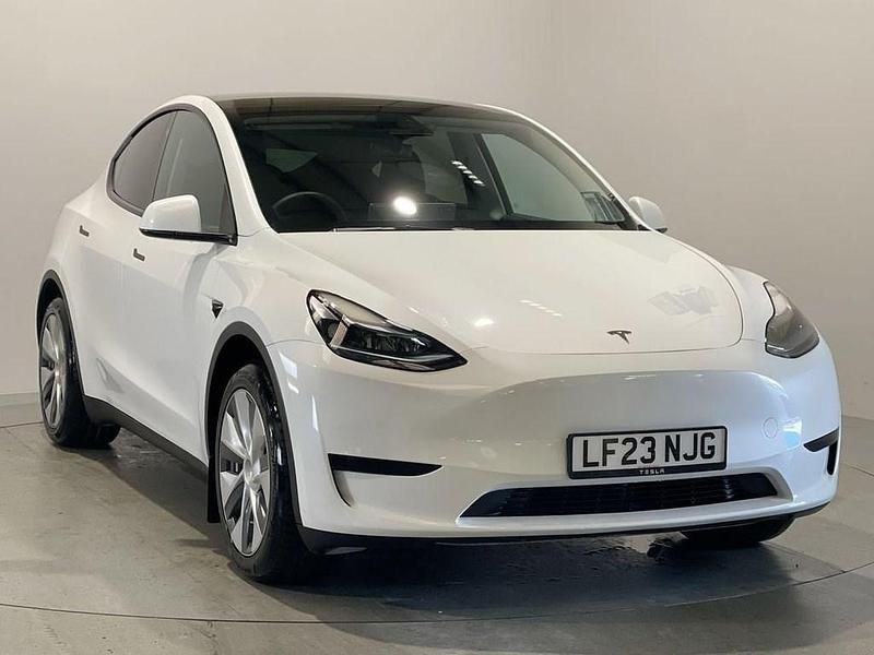 White Used 2023 Tesla Model Y RWD SUV | £24,299 (Fair price) - Image 1/4